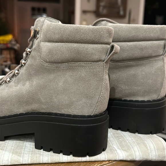 🪧 Marc Fisher Women’s Nairy Hiking Boot in Gray Suede w/Faux Shearling, Size 9.5 - Picture 6 of 16